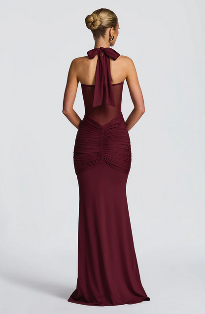 Valeria | Vestido Largo con Cuello Halter y Drapeado Escultural